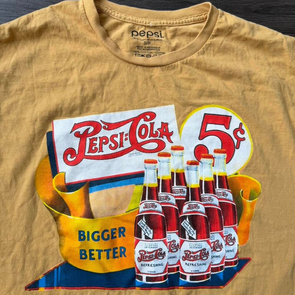 Retro themed Pepsi Cola Graphic big print Tee Size Small baggy fit
